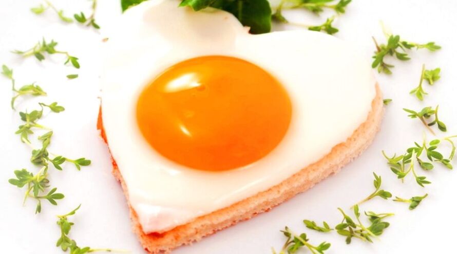 Les œufs sont un aliment de base du régime classique de Maggi. 