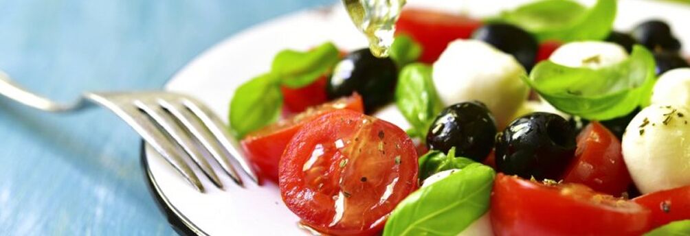la salade de légumes fait partie du régime méditerranéen